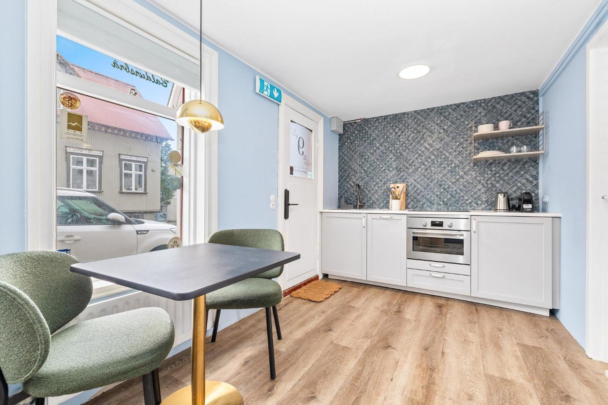 Downtown Apartment *